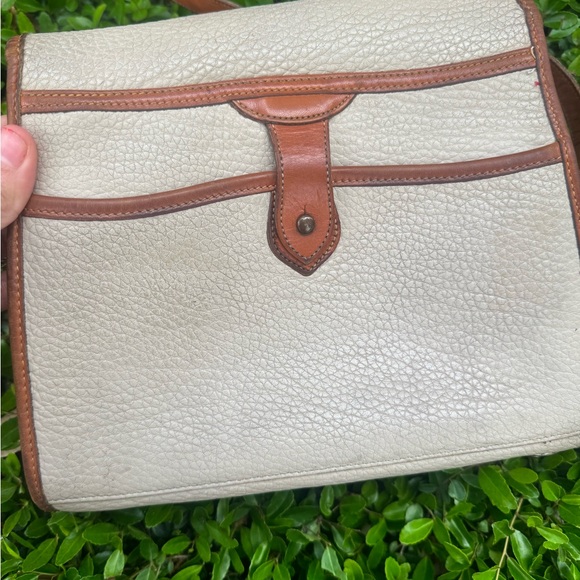Vintage Dooney & Bourke Classic Tan and Cream Leather Women's Bag - Picture 5 of 14